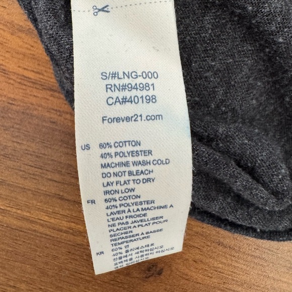 Forever 21 LongSleeve Layering Shirt Women’s Size Small - Picture 4 of 8